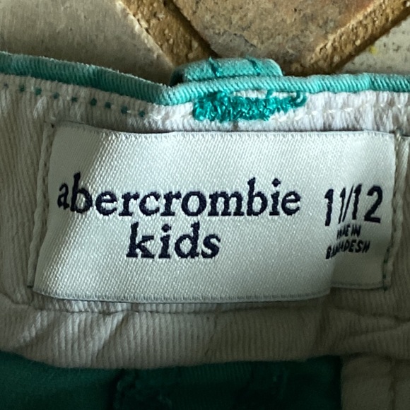 🔥🔥🔥Kids Abercrombie kids.  Size 11/12🔥🔥🔥🔥🔥 - Picture 2 of 5